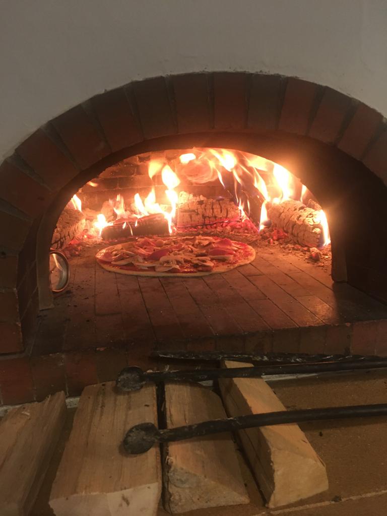 Indoor pizza oven